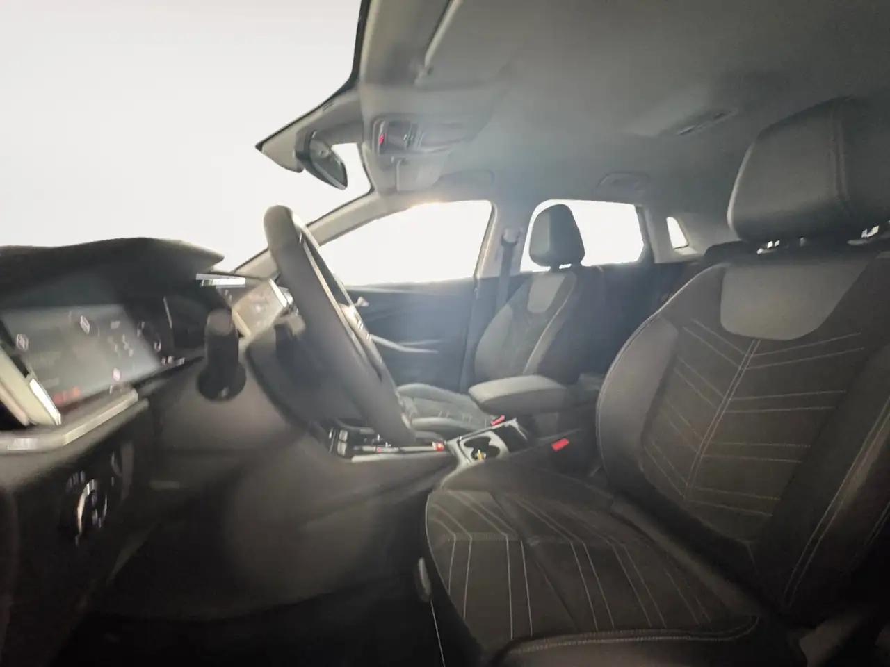Opel Grandland 1.2 Ultimate Navi + AHK + Sitzheizung — Vehicle gallery 11