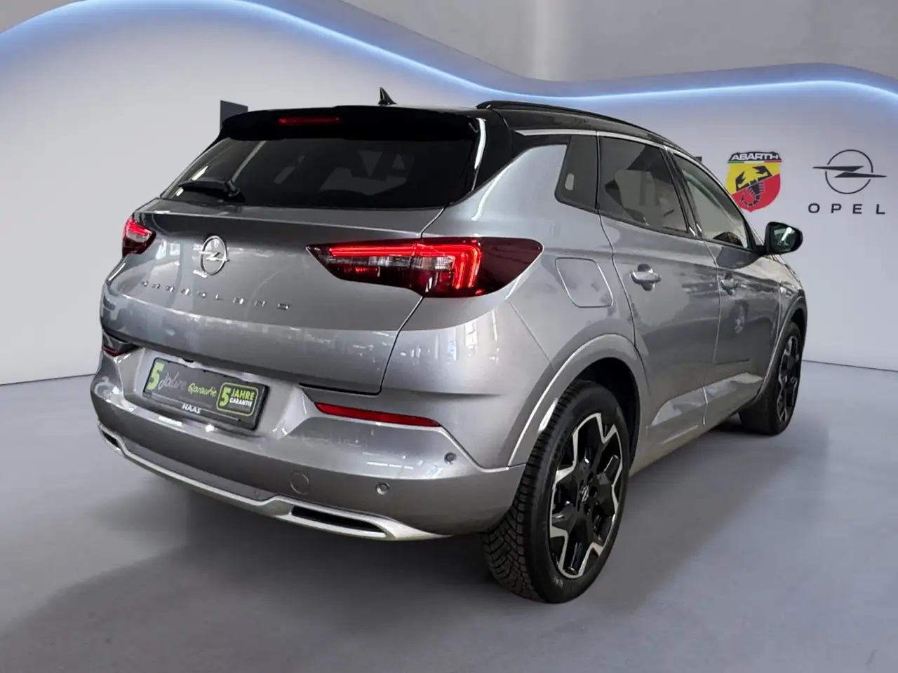 Opel Grandland 1.2 Ultimate Navi + AHK + Sitzheizung — Vehicle gallery 7