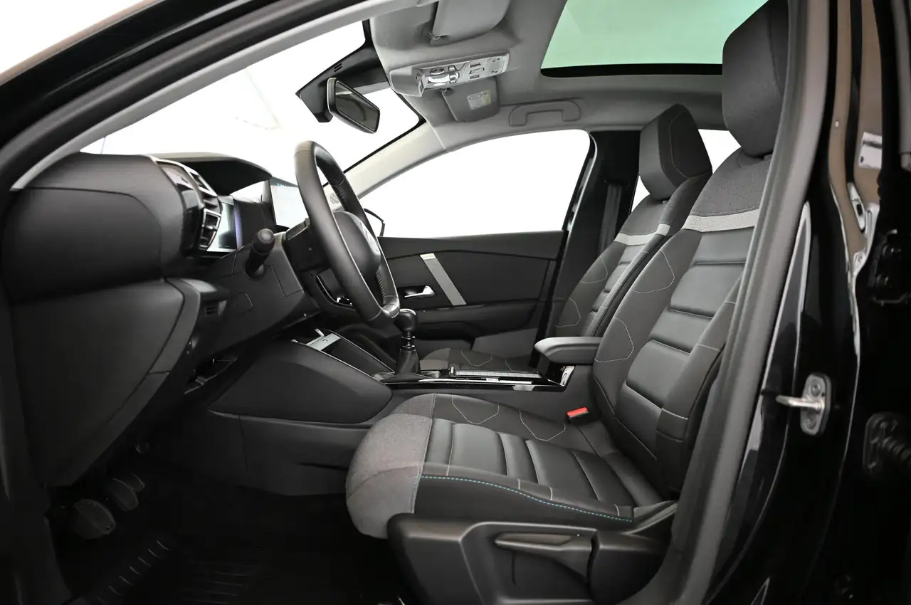 Citroen C4 1.2 PT 130 MAX LED/NAVI/SOUND-PAKET/PANO/H-UP/18 — Galería del vehículo 25