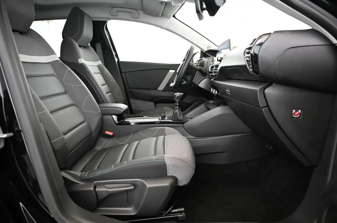 Citroen C4 1.2 PT 130 MAX LED/NAVI/SOUND-PAKET/PANO/H-UP/18 — Galería del vehículo 26