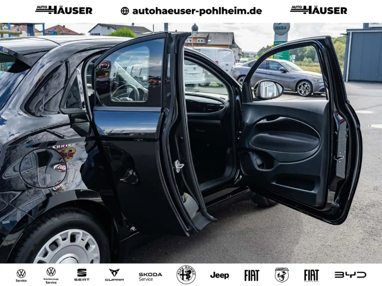 Fiat 500e 3+1 42kWh KOMFORT TECH NAVI KAMERA PDC ACC JBL KEY — Galería del vehículo 11