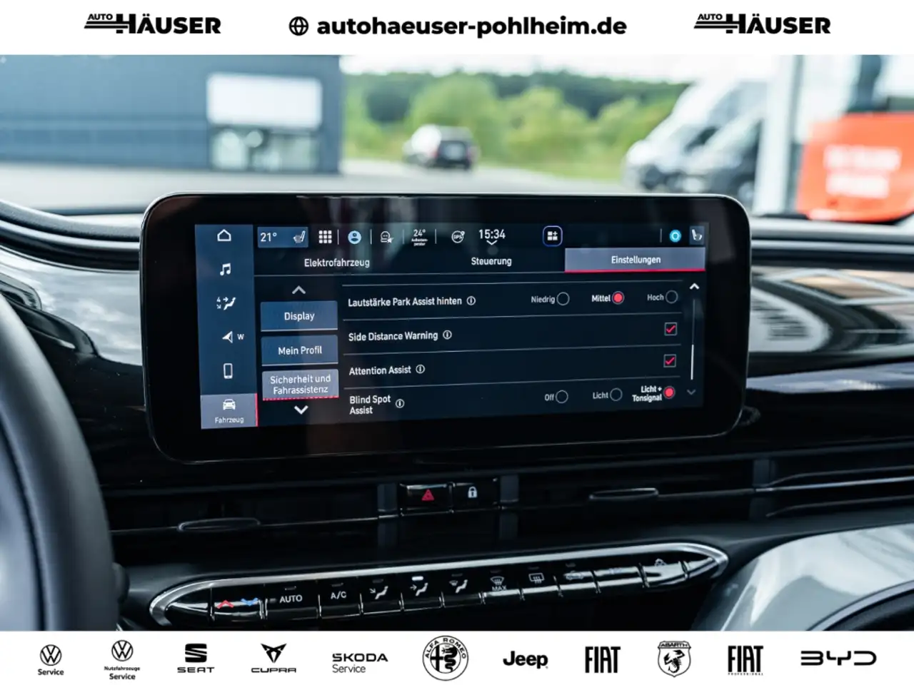 Fiat 500e 3+1 42kWh KOMFORT TECH NAVI KAMERA PDC ACC JBL KEY — Galería del vehículo 23