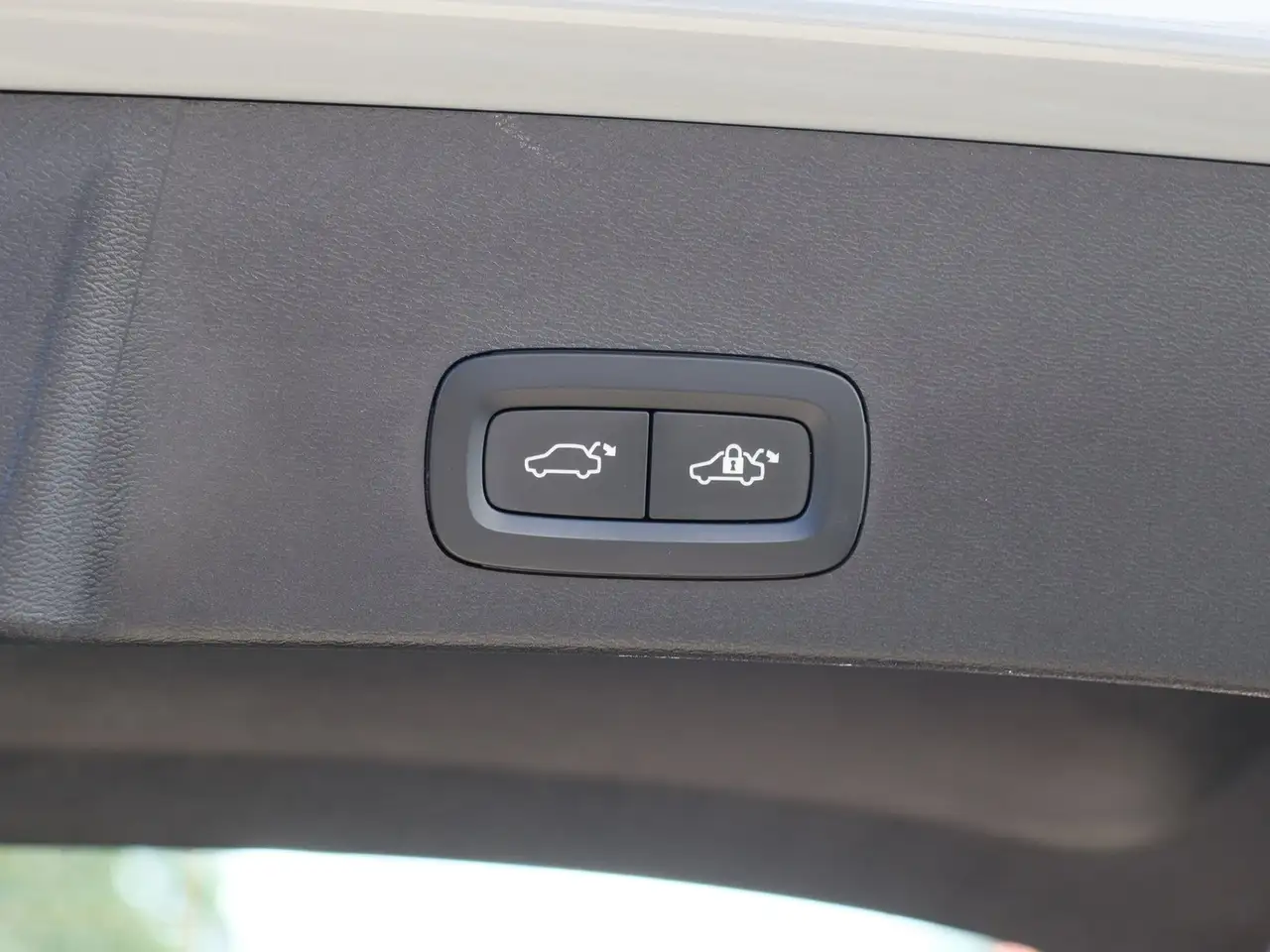 Volvo XC40 B3 (B) Core #LED/Google/PDC/RFK/Winterpkt./Navi — Galería del vehículo 16