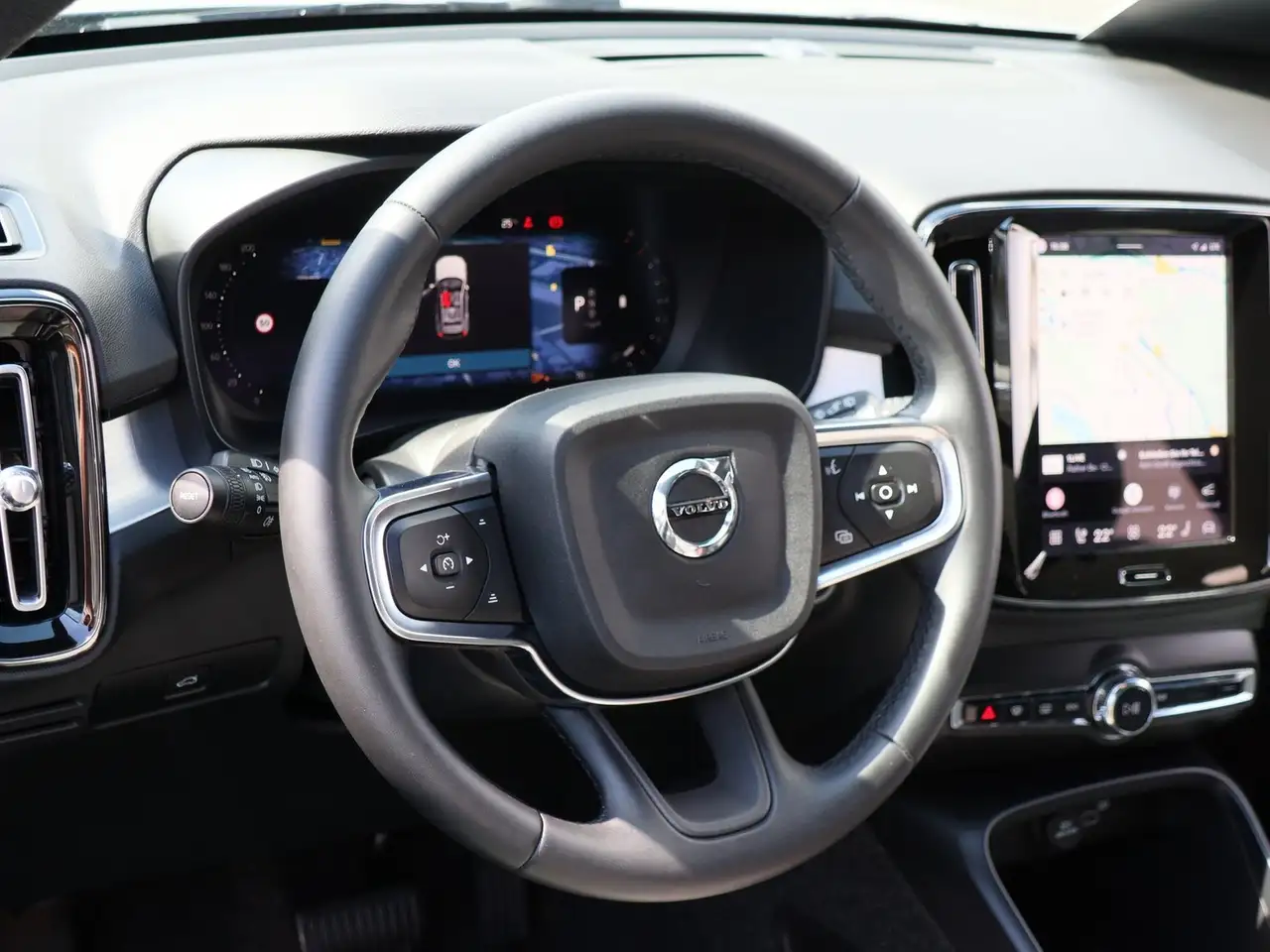 Volvo XC40 B3 (B) Core #LED/Google/PDC/RFK/Winterpkt./Navi — Galería del vehículo 9