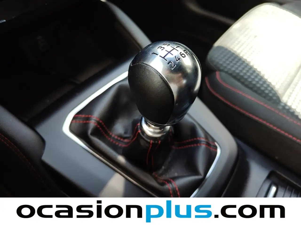 Ford Focus 1.0 Ecoboost MHEV ST-Line 125 — معرض صور السيارة 6