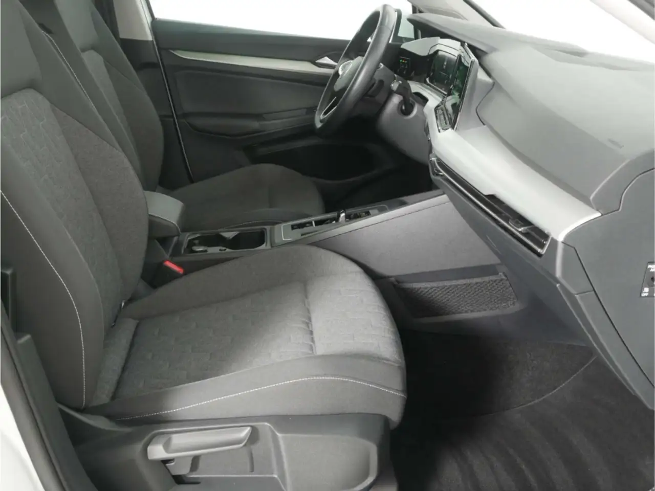 Volkswagen Golf 1.0 eTSI Move DSG App-Connect/SH/Klima — Galería del vehículo 17