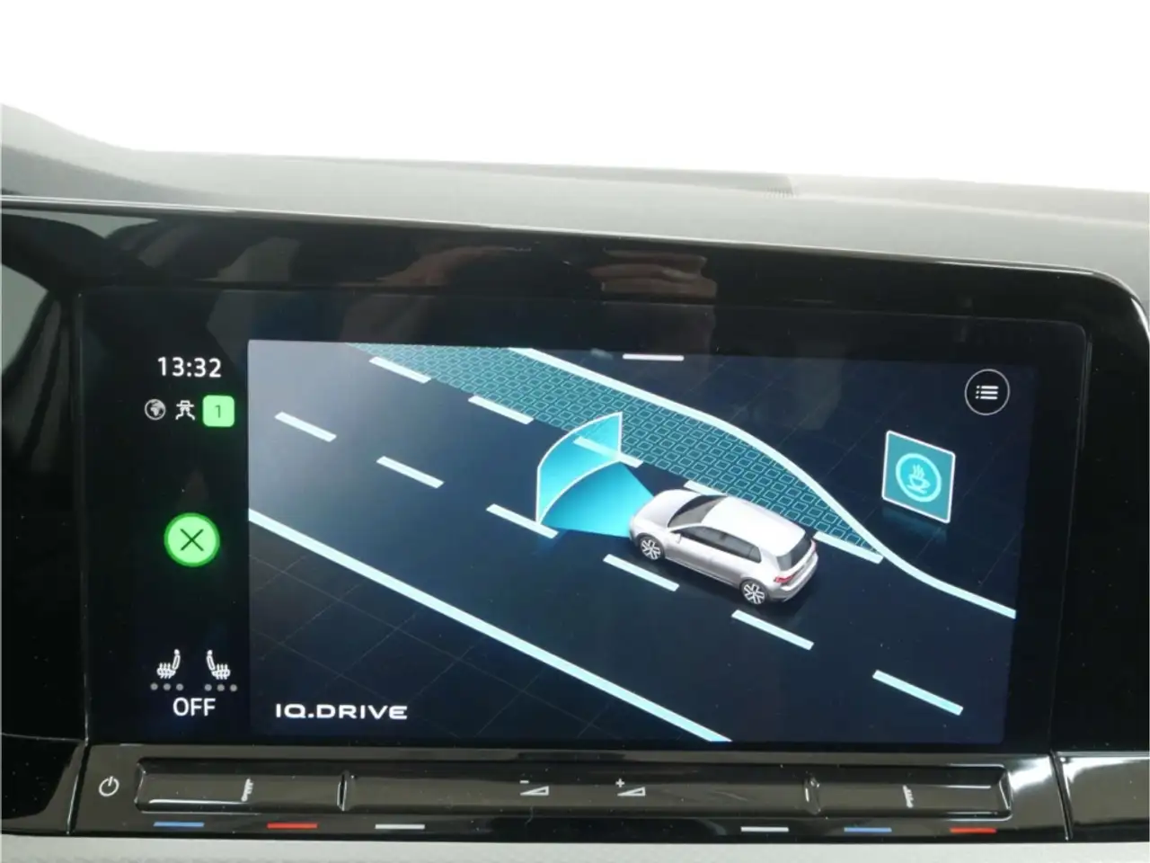 Volkswagen Golf 1.0 eTSI Move DSG App-Connect/SH/Klima — Galería del vehículo 25
