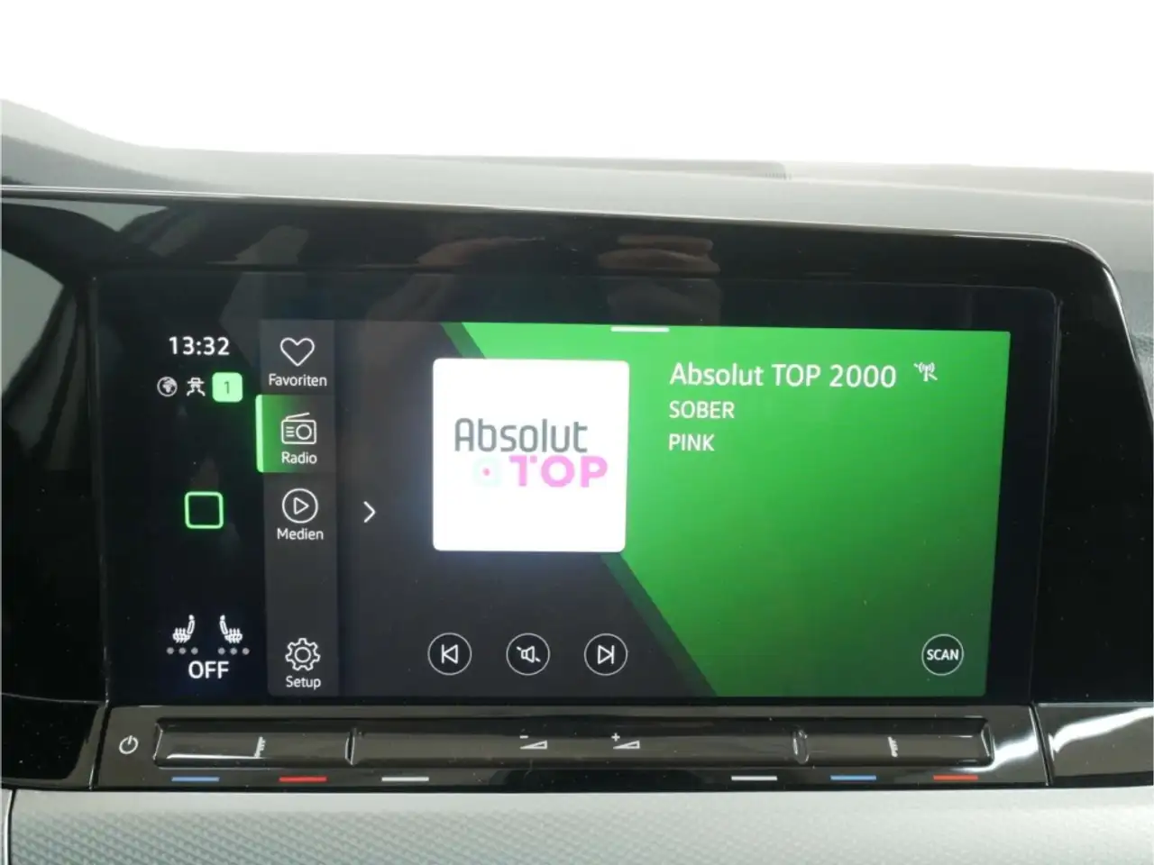 Volkswagen Golf 1.0 eTSI Move DSG App-Connect/SH/Klima — Galería del vehículo 23