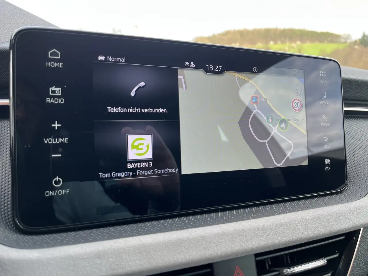 Skoda Scala 1,0 TSI Selection + Navigation + AHK + Klimaautoma — Vehicle gallery 9