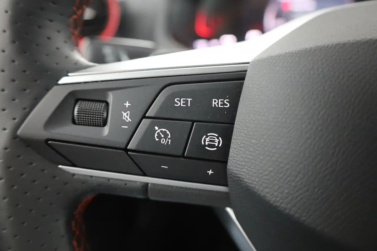 SEAT Arona 1.0 TSI DSG FR LED Sitzheizung Kamera AHK — Vehicle gallery 17