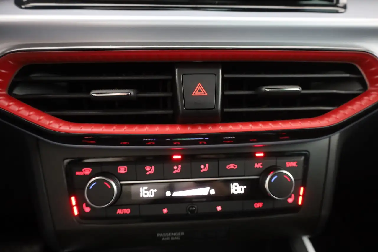 SEAT Arona 1.0 TSI DSG FR LED Sitzheizung Kamera AHK — Vehicle gallery 12