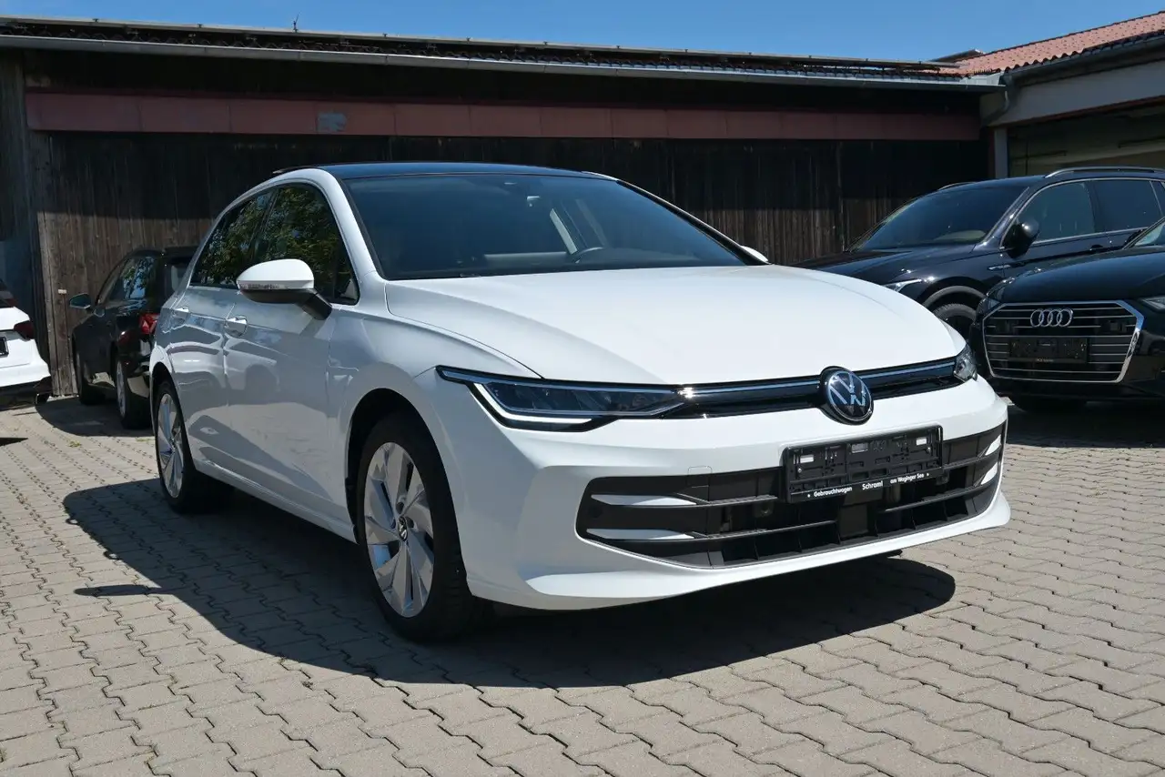 Volkswagen Golf VIII Lim. 1.5 TSI Life/Panorama/AHK/ACC — معرض صور السيارة 5