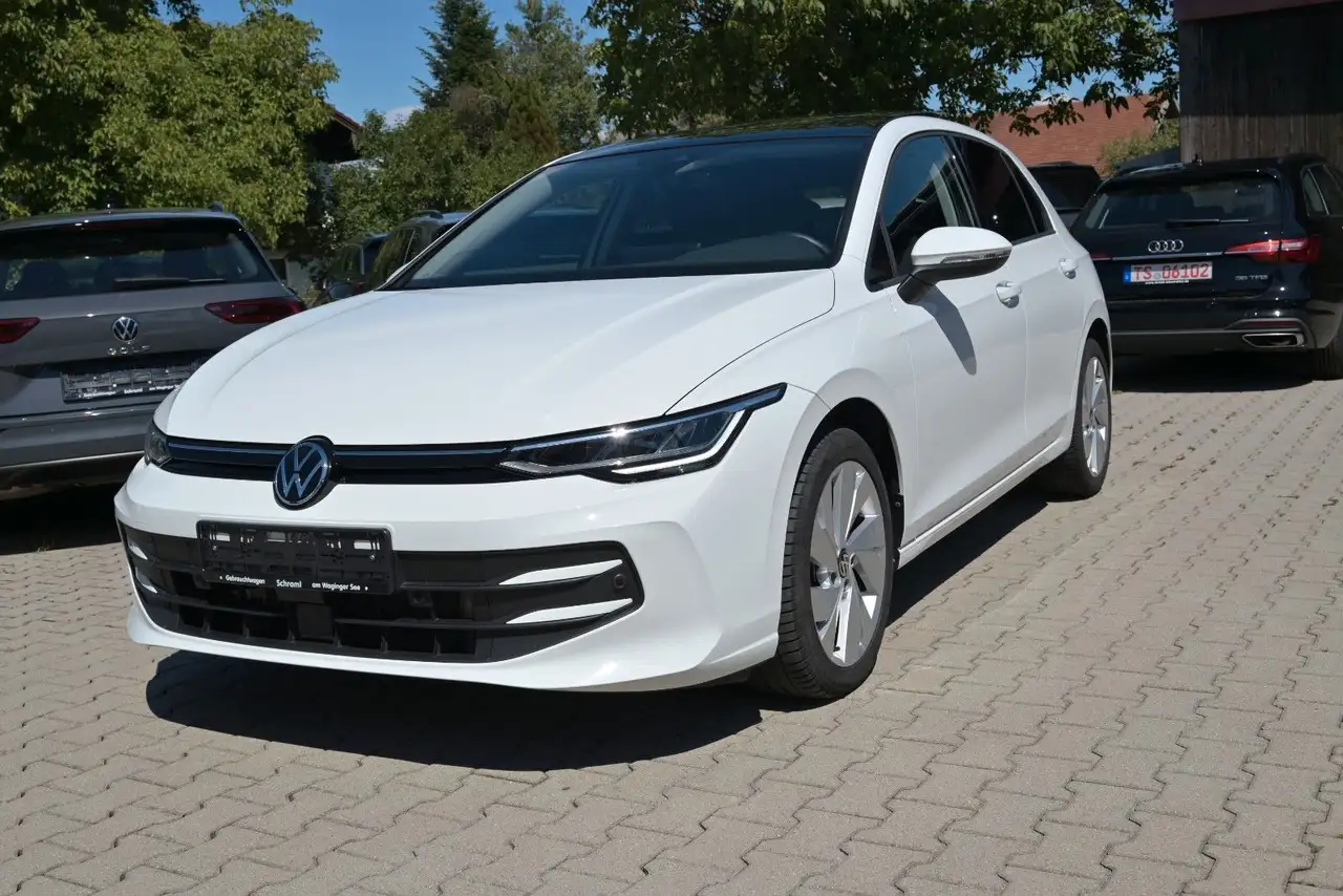 Volkswagen Golf VIII Lim. 1.5 TSI Life/Panorama/AHK/ACC — Petting /Waging am See