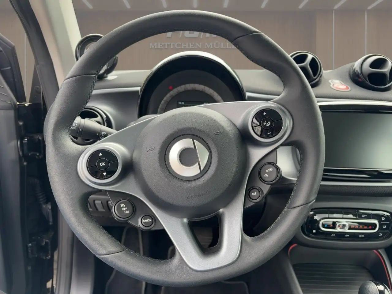 smart forTwo EQ fortwo PASSION+EXKLUSIV+22KW+R-KAMERA+VOLLLED — معرض صور السيارة 9