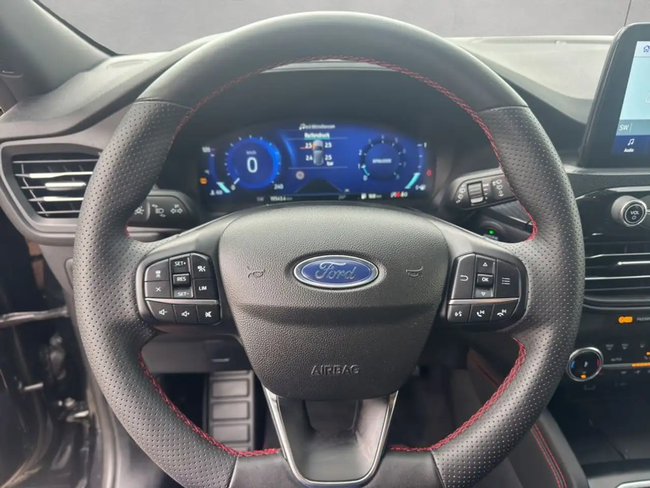 Ford Kuga 1.5 EcoBoost ST-LINE X — Galería del vehículo 7