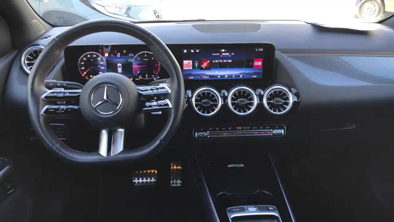 Mercedes-Benz B 200 -CLASS D — معرض صور السيارة 8