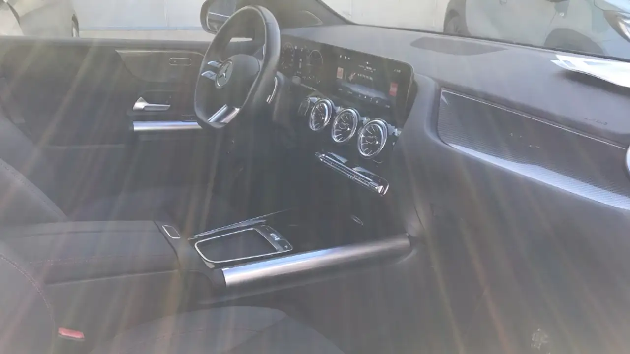 Mercedes-Benz B 200 -CLASS D — معرض صور السيارة 10