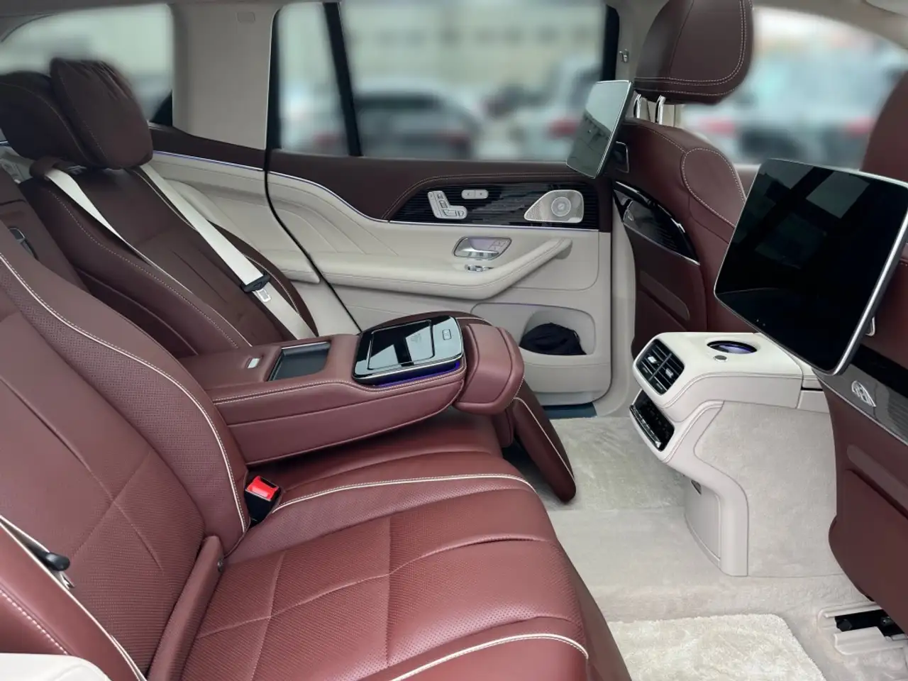Mercedes-Benz GLS 600 MAYBACH ExecutiveSitz*FondEnt*Pano*Stdhz — معرض صور السيارة 13