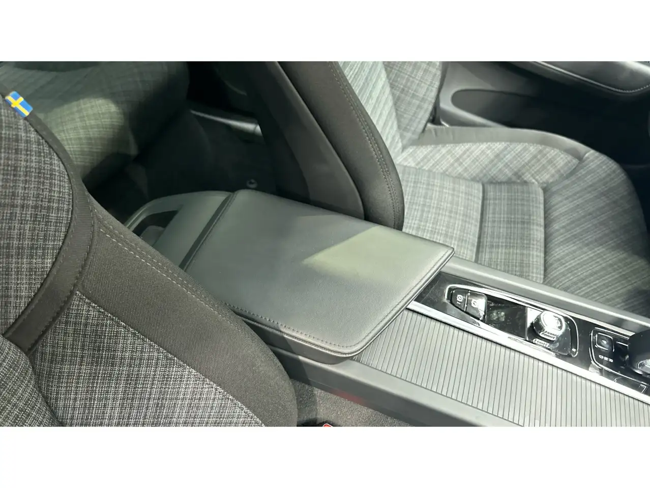 Volvo XC60 T6 Recharge Core — معرض صور السيارة 26