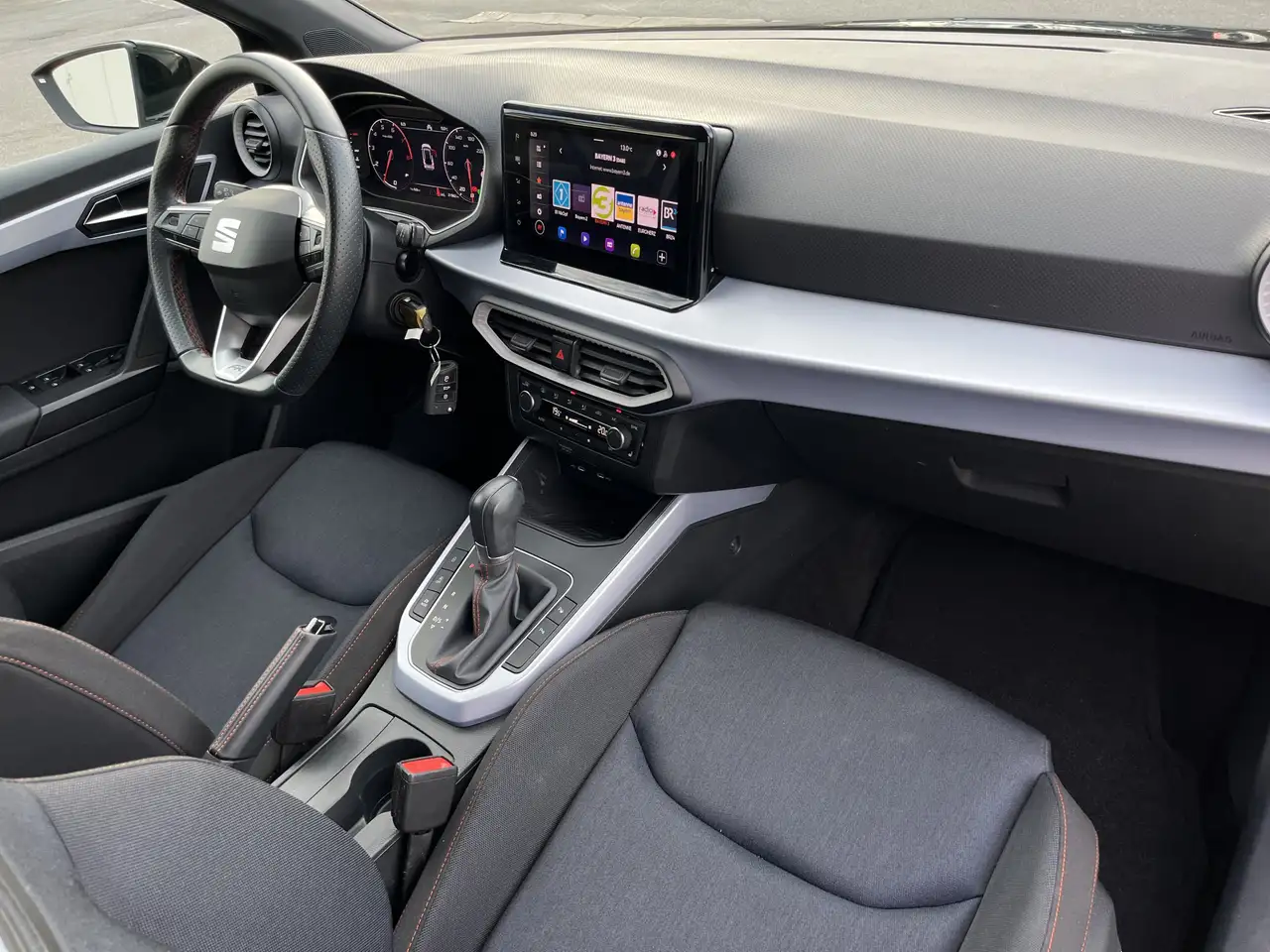 SEAT Arona 1.0 TSI DSG FR 119€ m.20% Anz. Navi ACC SHZ RFK — معرض صور السيارة 14