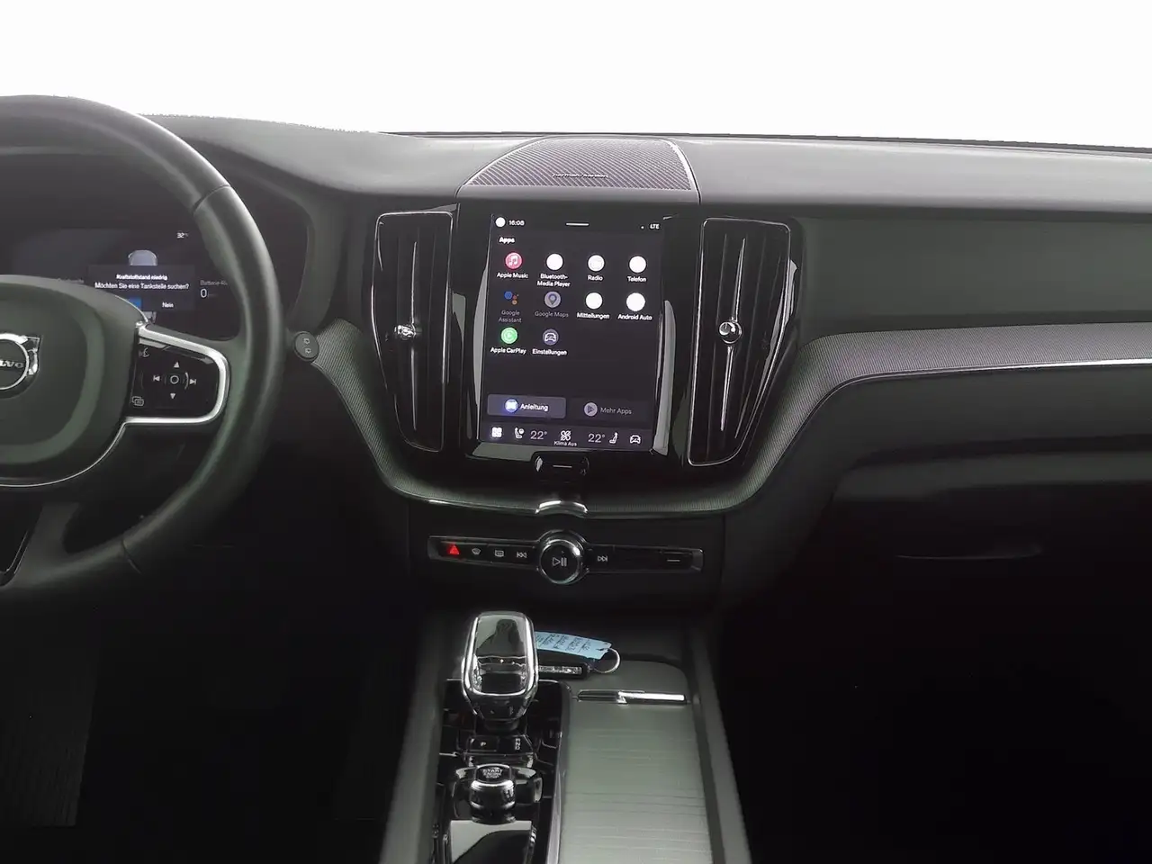 Volvo XC60 T8 AWD Plug-in Hybrid Plus Black Edition — Vehicle gallery 5