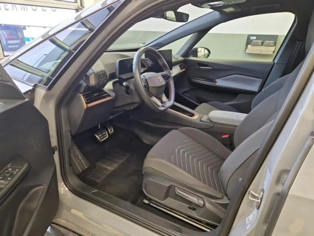 CUPRA Born 204PS/62kWh 5JGAR+SHZ+CARPLAY+LED+KESSY Klima — معرض صور السيارة 15