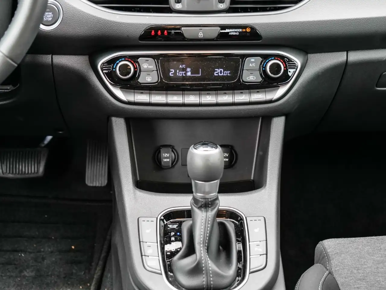 Hyundai i30 DCT Trend Mild-Hybrid Komfort-Paket LED-Paket LED — معرض صور السيارة 13