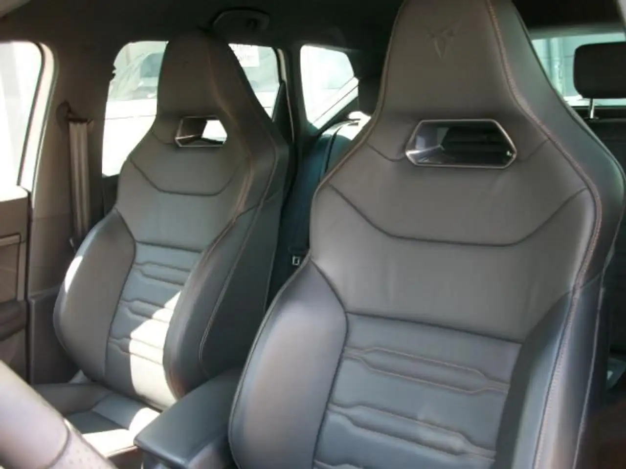CUPRA Ateca ATECA 1.5 TSI DSG NAVI SITZHEIZ. LEDER EINPARKH. — معرض صور السيارة 8