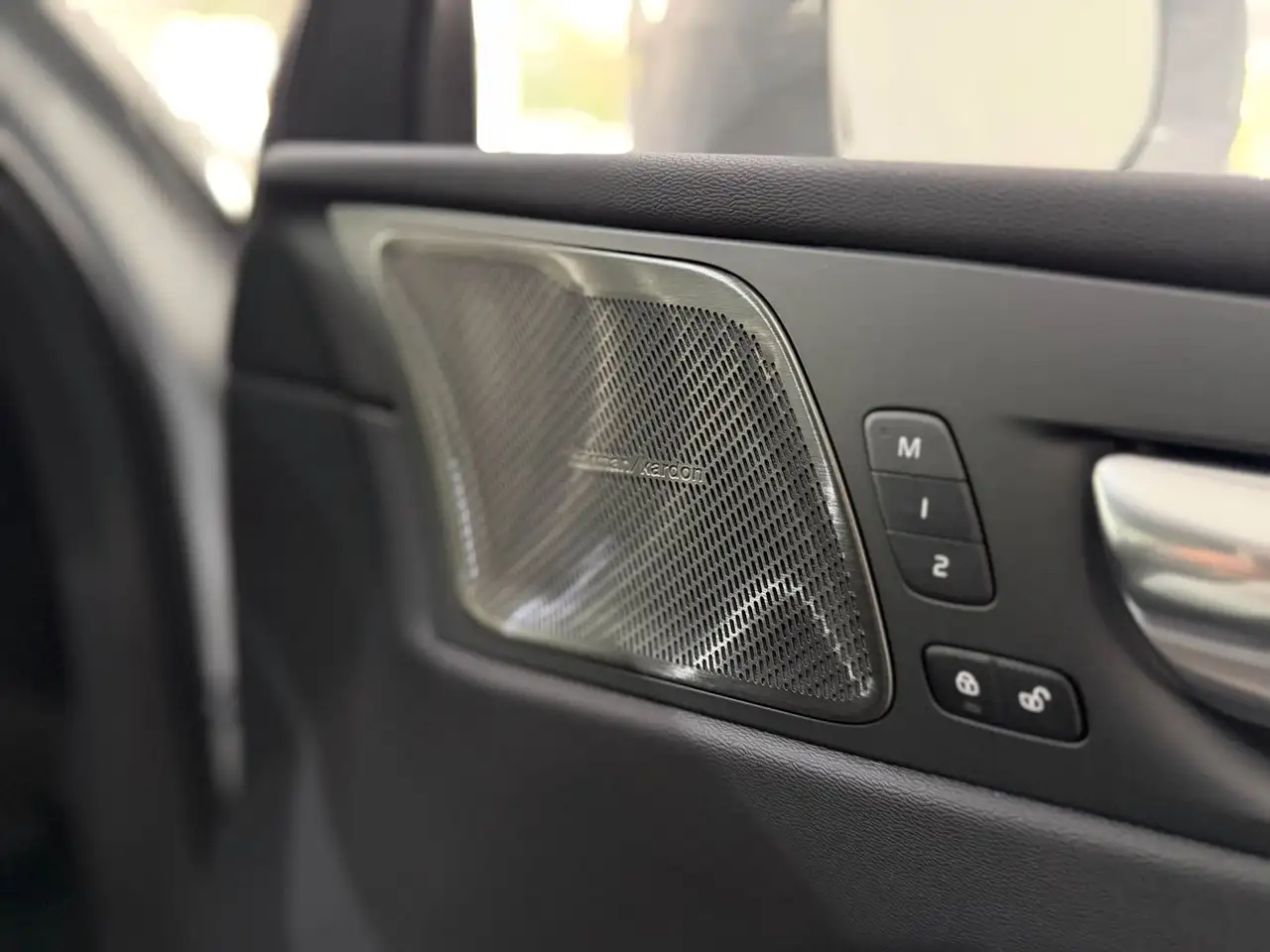 Volvo XC60 B5 Allrad 1.Hand|AHK|Kamera|LED|Garantie — Galería del vehículo 11