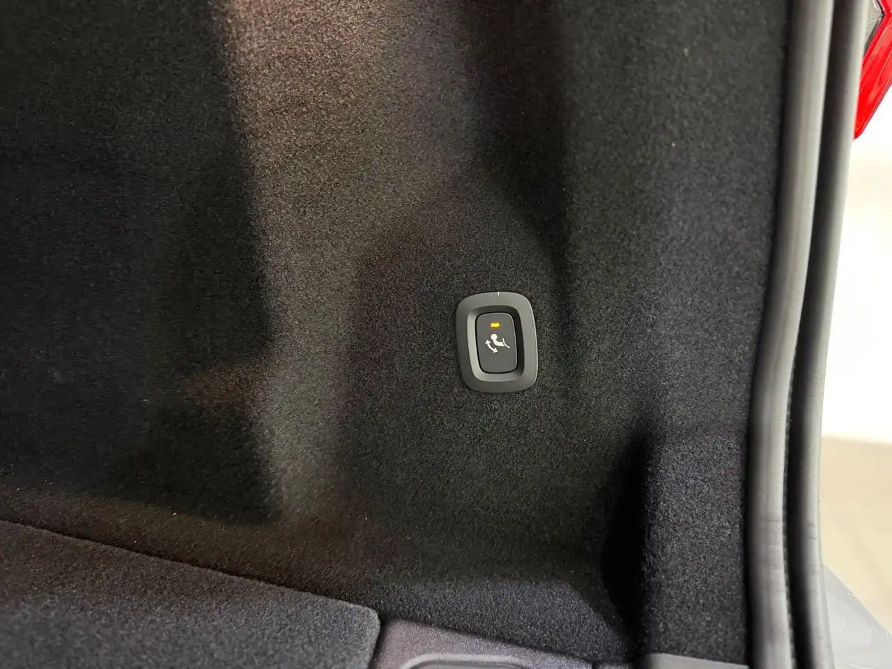 Volvo XC60 B5 Allrad 1.Hand|AHK|Kamera|LED|Garantie — Galería del vehículo 16