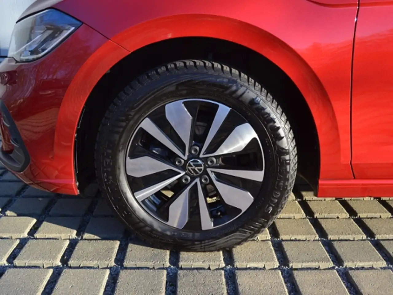 Volkswagen Polo 1.0 TSI 95 PS Goal LED/NAVI+VZE/ACC/CLIMATRONIC/S — Vehicle gallery 7