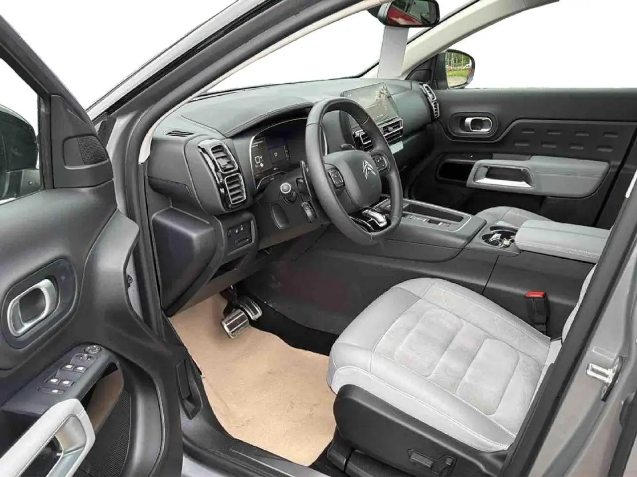 Citroen C5 Aircross ë-Series — Galerie du véhicule 8
