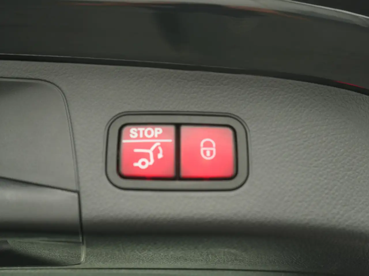 Mercedes-Benz GLA 250 e Progressive NAVI KAM SHZ LED PTS — معرض صور السيارة 6