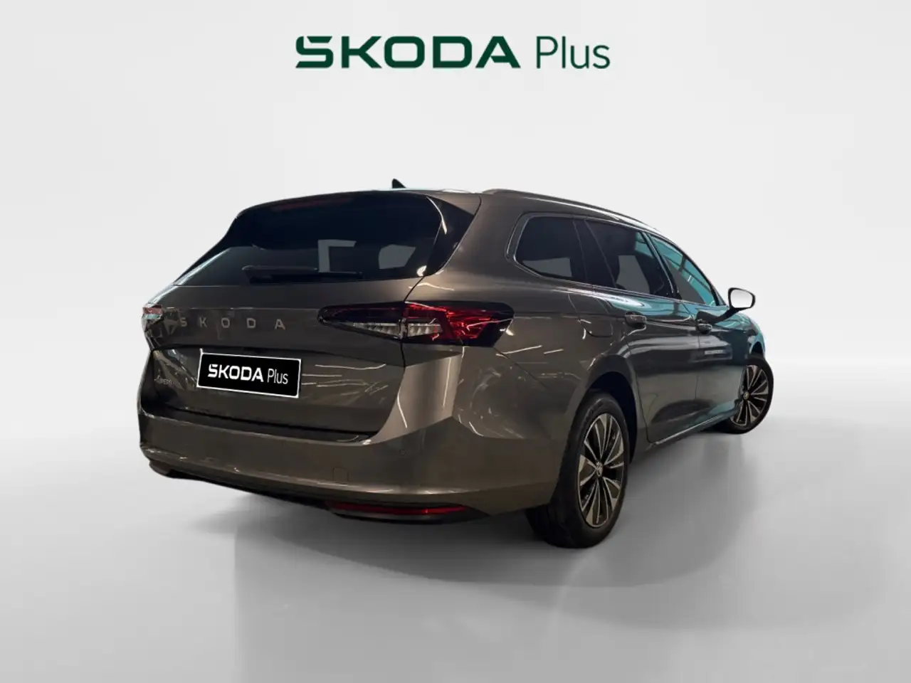 Skoda Superb FAMILIAR 2.0 TDI 110KW DSG SELECTION COMBI 150 5P — Galerie du véhicule 14