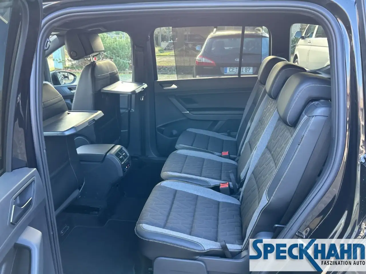 Volkswagen Touran Comfortline Goal 1.5TSI 7sitzer el.Panodach Navi — Galerie du véhicule 13