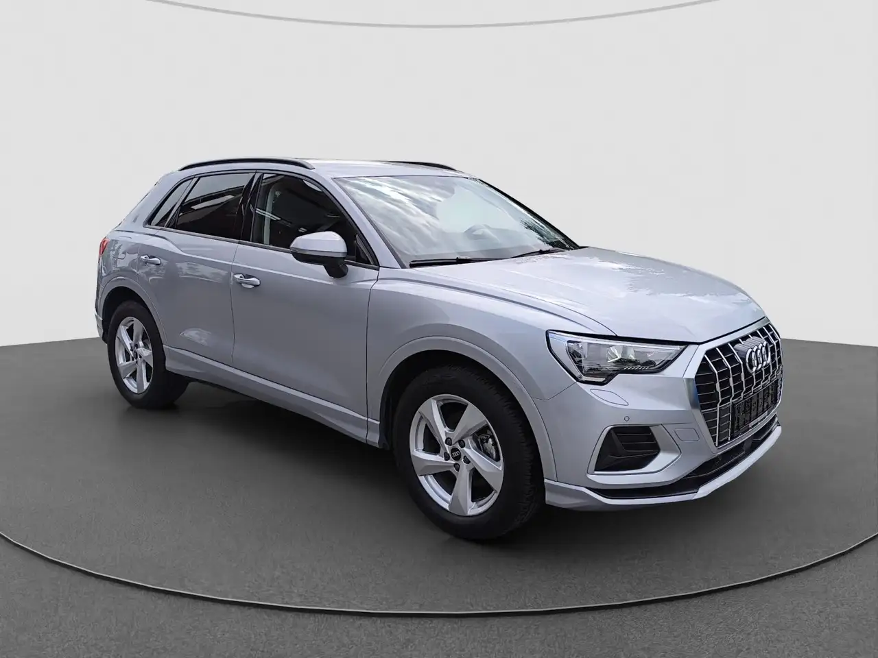 Audi Q3 1.5 TFSI s-tronic 35 advanced AHK STANDH RFK AUDI — معرض صور السيارة 4