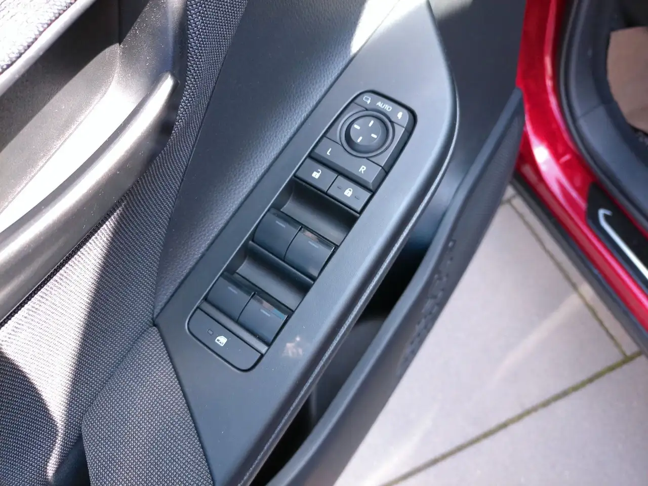 Toyota C-HR Hybrid FWD Team Deutschland — معرض صور السيارة 10