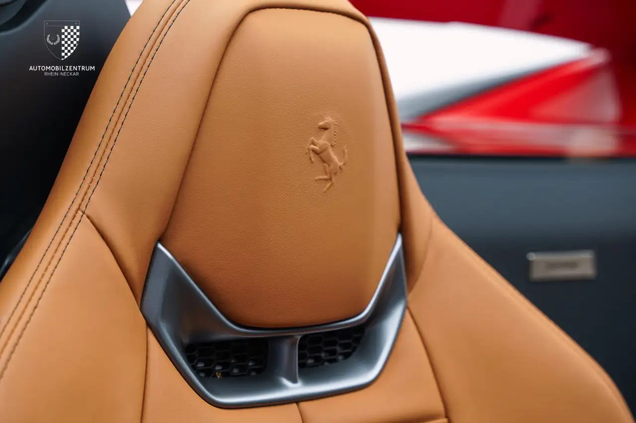 Ferrari 296 GTS 296 GTS Carbon-LED/Daytona/CarPlay/Liftsystem — Galerie du véhicule 11