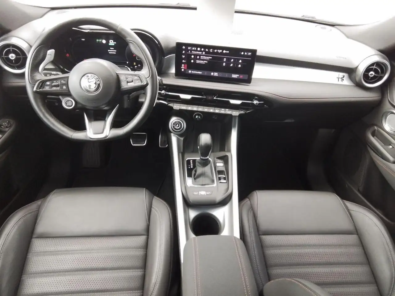 Alfa Romeo Tonale 1.5 Tributo Italiano — معرض صور السيارة 15