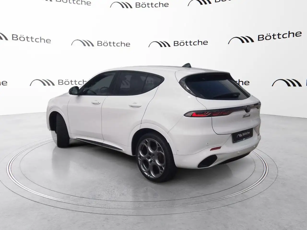 Alfa Romeo Tonale 1.5 Tributo Italiano — معرض صور السيارة 3