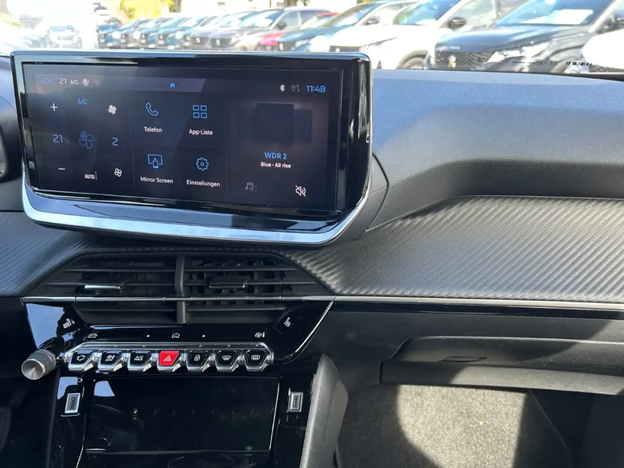 Peugeot 2008 Allure 100 SITZHEIZUNG PDC LED KLIMA — Galerie du véhicule 19