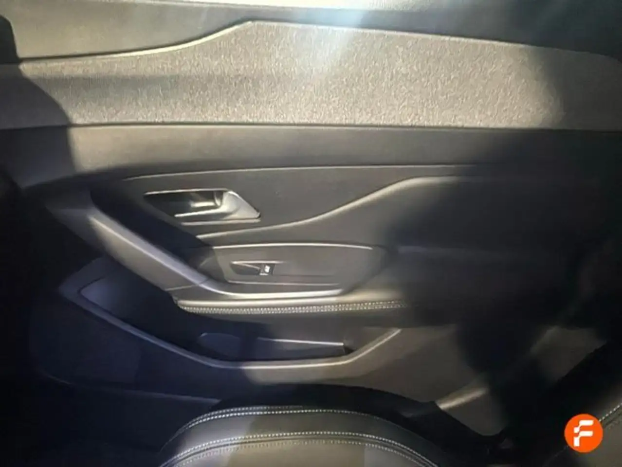 Peugeot 308 1.2 PureTech S&S Allure 130 — Galerie du véhicule 23