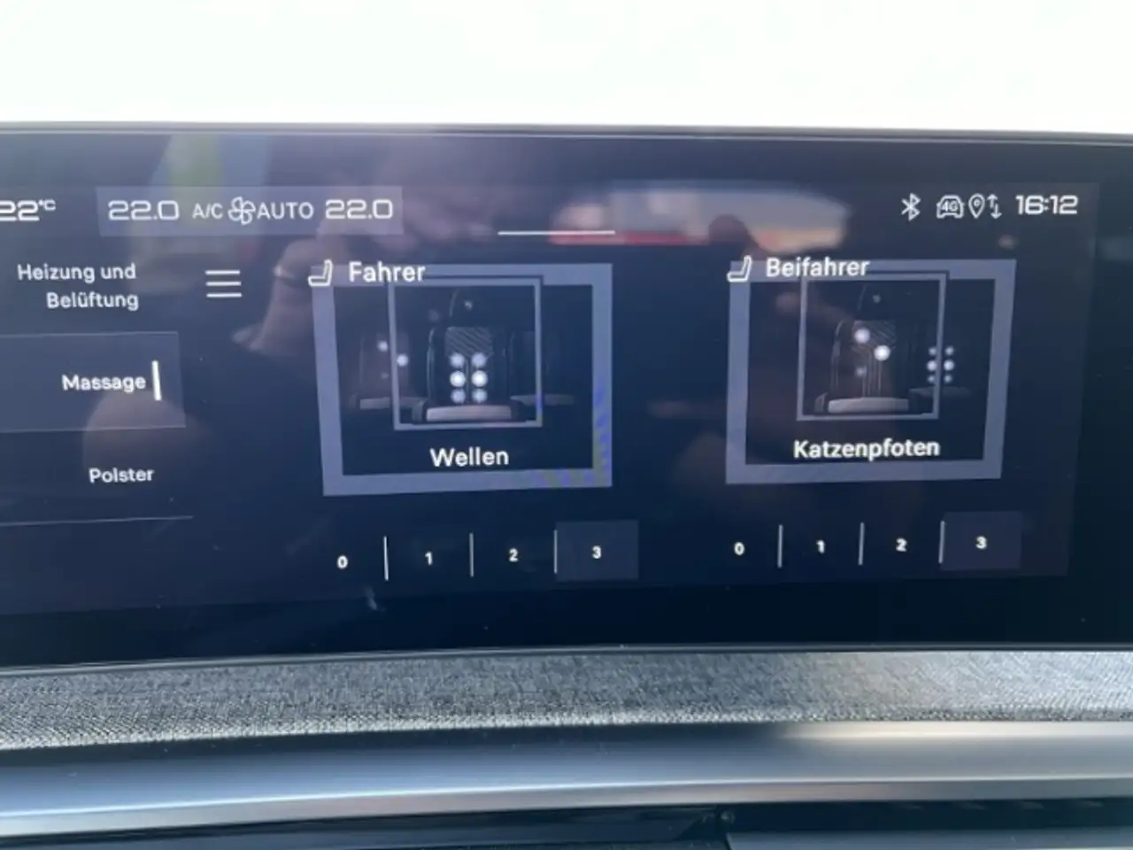 Peugeot 3008 Elektro 210 GT Leder Nappa Schiebedach FOCAL El. P — معرض صور السيارة 14