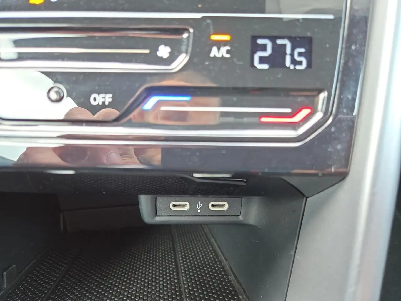 Volkswagen T-Roc Style,KLIMA,LED,PDC,BLUETOOTH — معرض صور السيارة 17