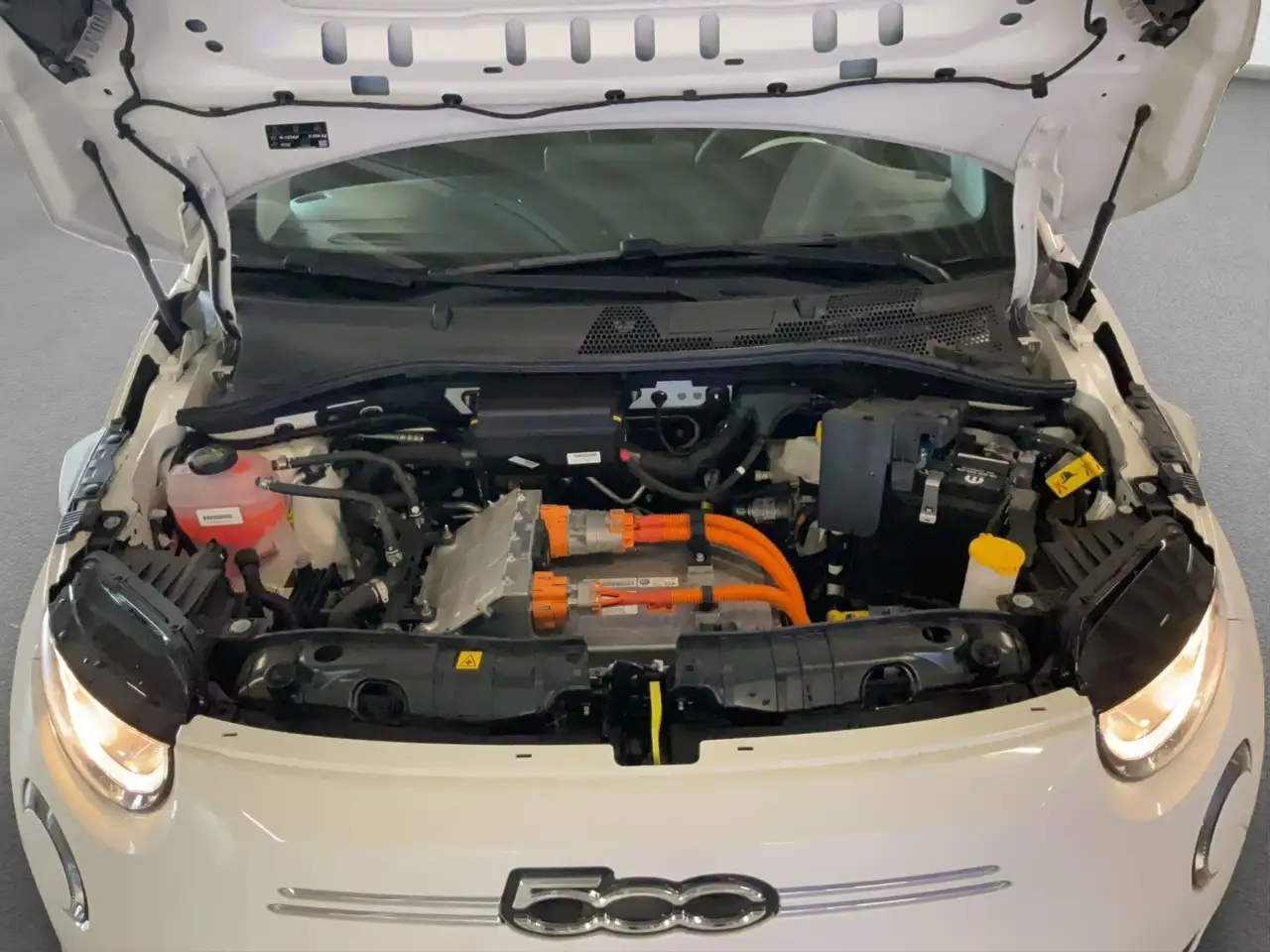 Fiat 500e 42 kWh + 16" Alufelgen — Galerie du véhicule 14