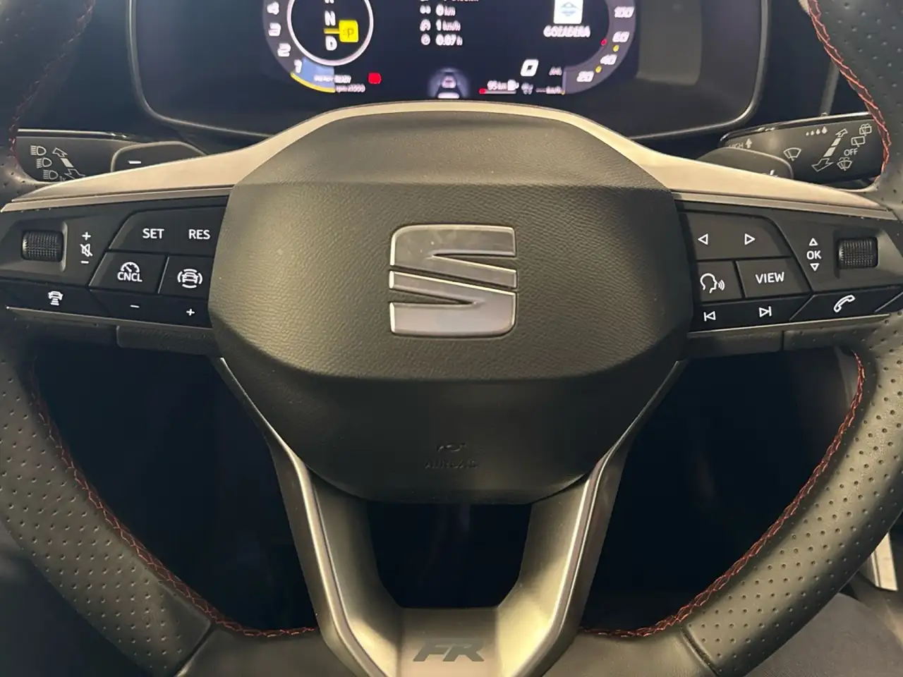 SEAT Leon Nuevo SP 1.5 eTSI 110kW DSG S&S FR Special Ed — Vehicle gallery 23