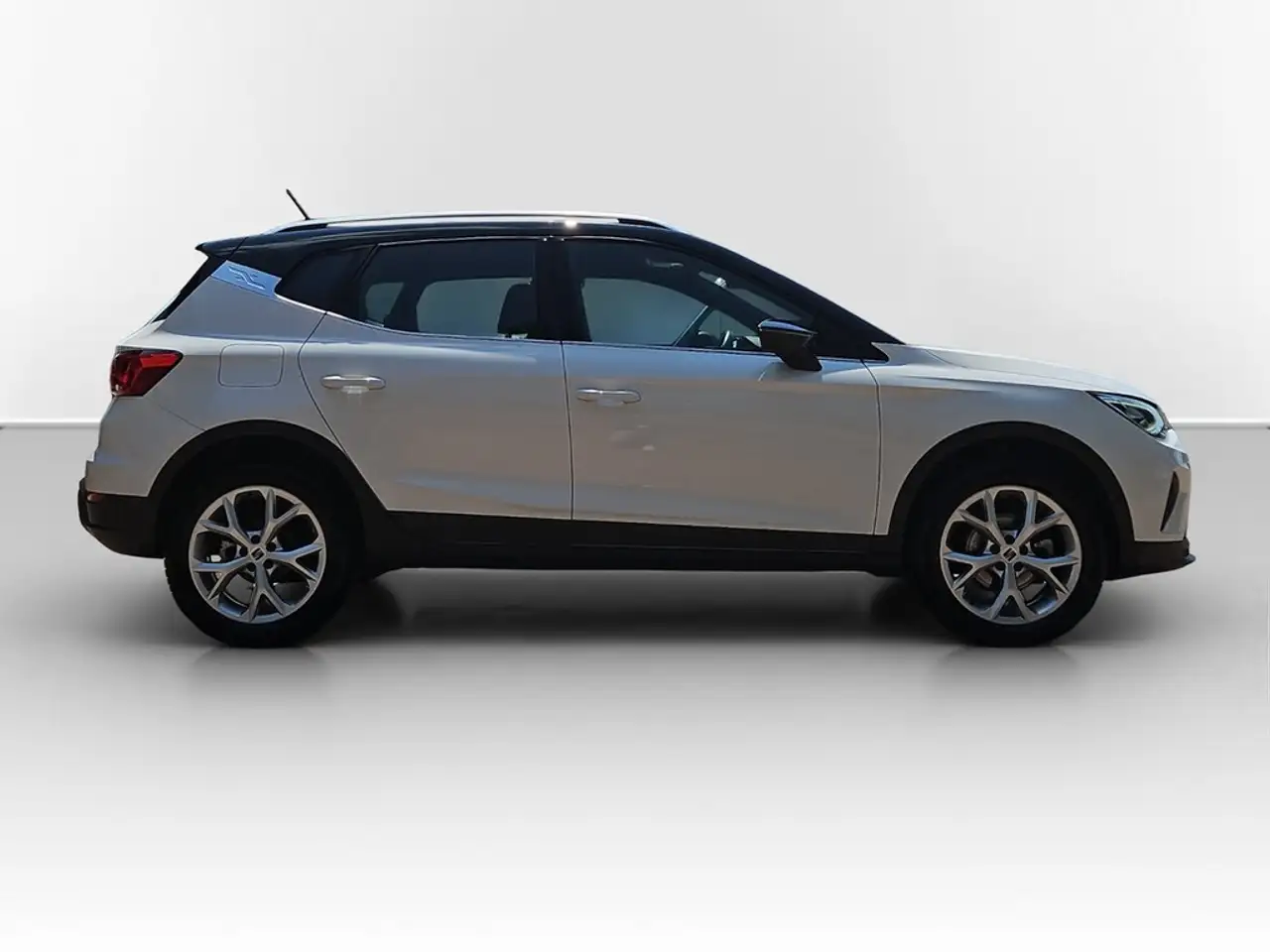 SEAT Arona 1.5 TSI DSG FR VIRTUAL*VOLL-LED*NAV*ACC*SHZ*PAR... — معرض صور السيارة 6