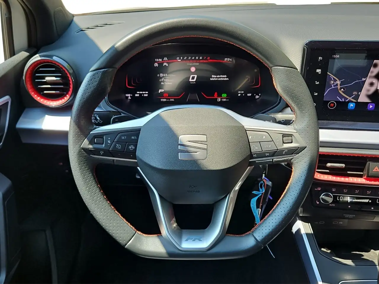 SEAT Arona 1.5 TSI DSG FR VIRTUAL*VOLL-LED*NAV*ACC*SHZ*PAR... — معرض صور السيارة 17
