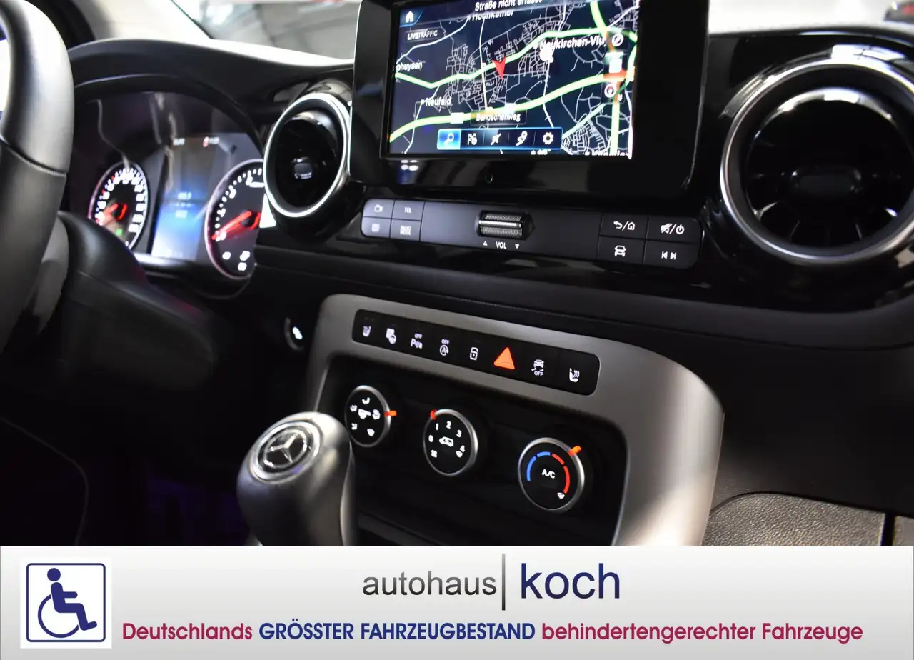 Mercedes-Benz T-Klasse rollstuhlgerecht 180 EU6d — Vehicle gallery 12