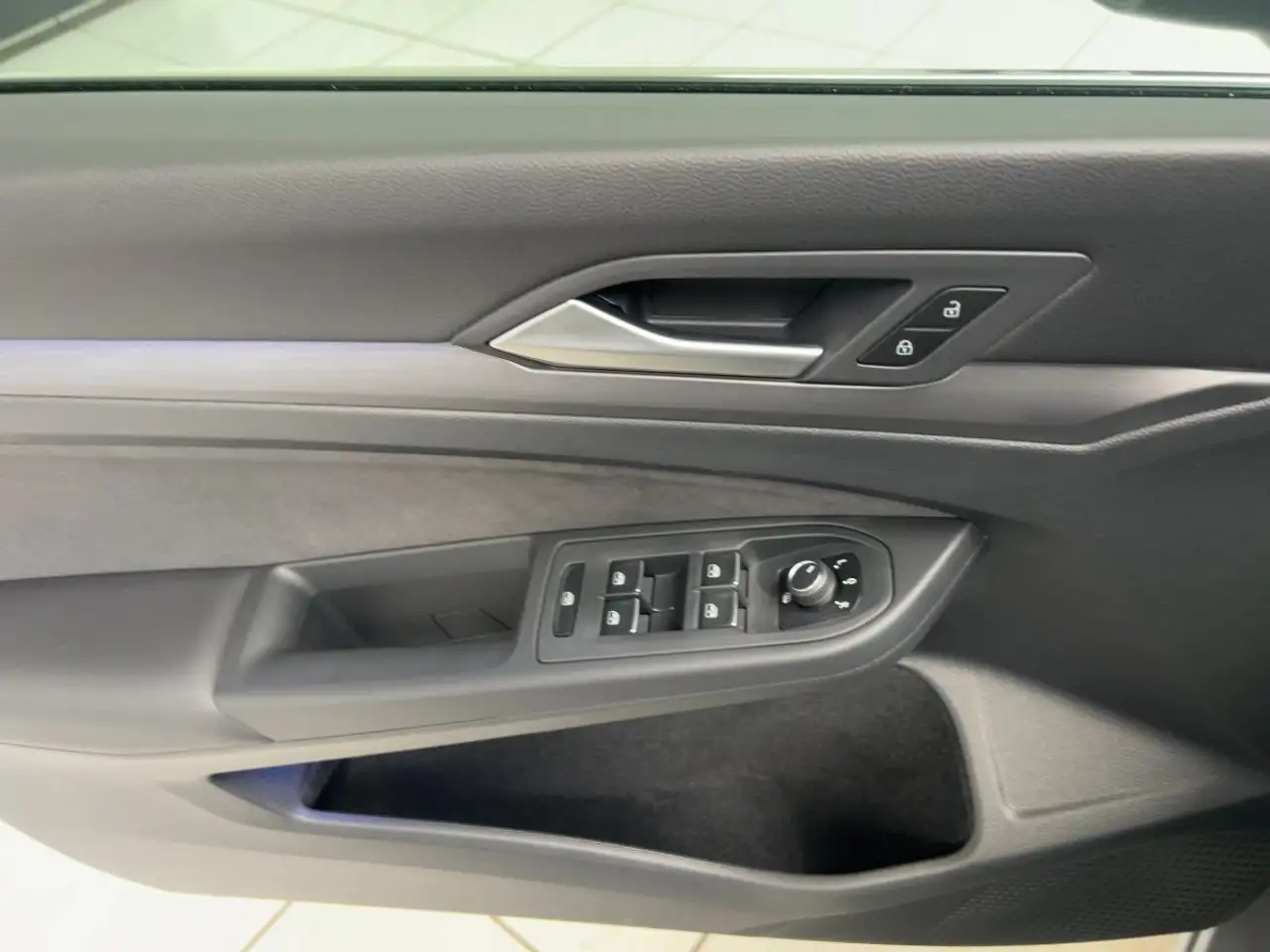 Volkswagen Golf VIII 1.5 TSI Style LM18 Rear View Navi App- — معرض صور السيارة 19